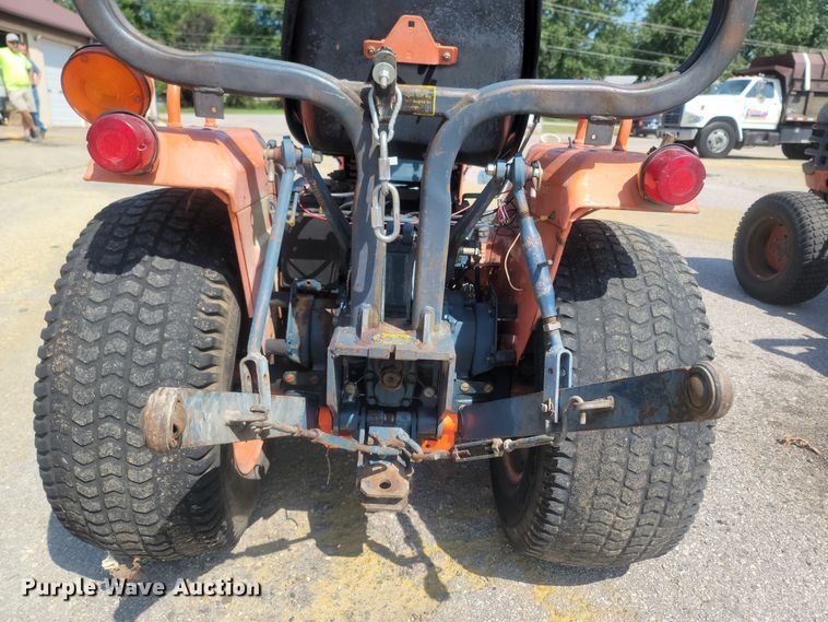 image for item LM9760 Kubota B6200  MFWD tractor