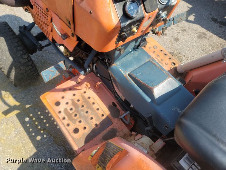 image for item LM9760 Kubota B6200  MFWD tractor