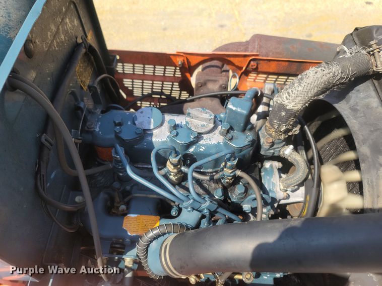 image for item LM9760 Kubota B6200  MFWD tractor