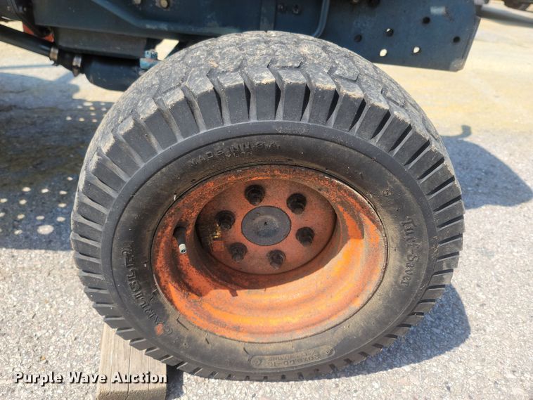 image for item LM9760 Kubota B6200  MFWD tractor