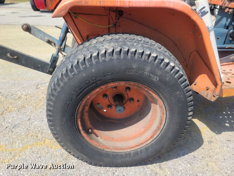 image for item LM9760 Kubota B6200  MFWD tractor