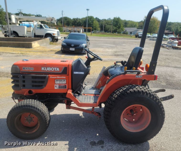 image for item LM9761 Kubota B1700  MFWD tractor