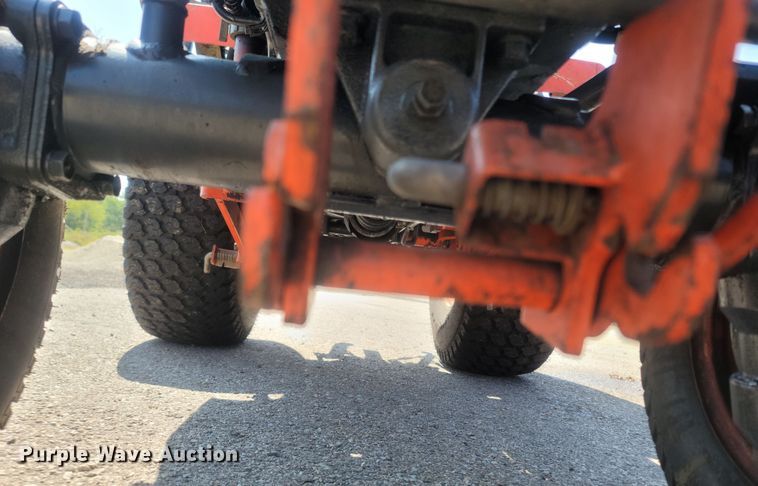 image for item LM9761 Kubota B1700  MFWD tractor