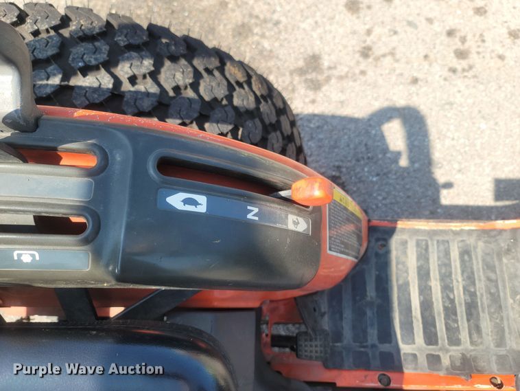 image for item LM9761 Kubota B1700  MFWD tractor