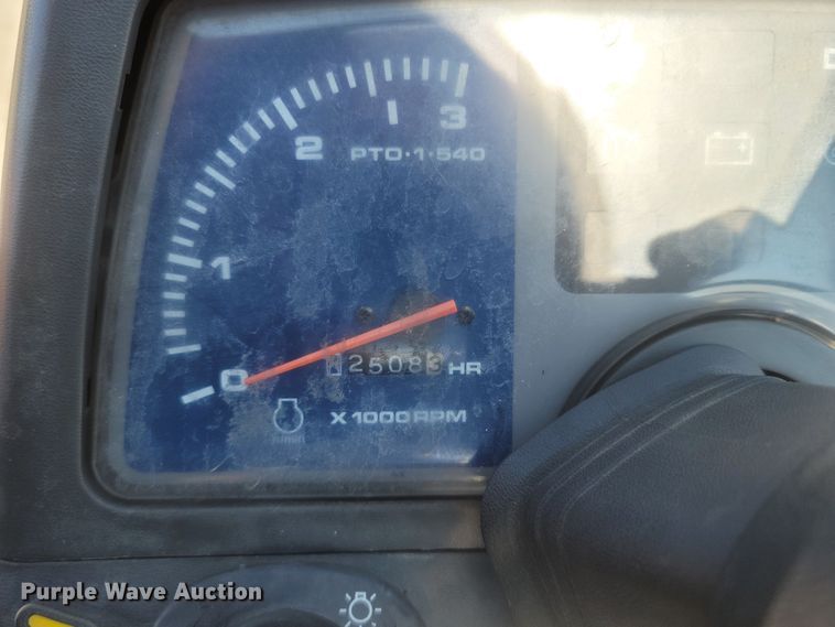 image for item LM9761 Kubota B1700  MFWD tractor