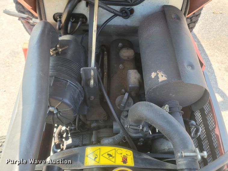 image for item LM9761 Kubota B1700  MFWD tractor