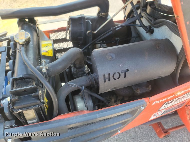 image for item LM9761 Kubota B1700  MFWD tractor