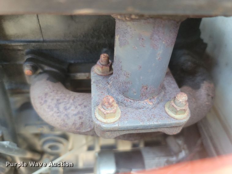 image for item LM9761 Kubota B1700  MFWD tractor