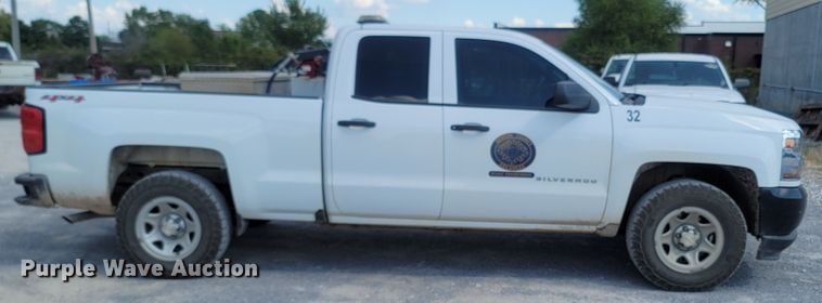 image for item LN9542 2016 Chevrolet Silverado 1500  Double Cab pickup truck