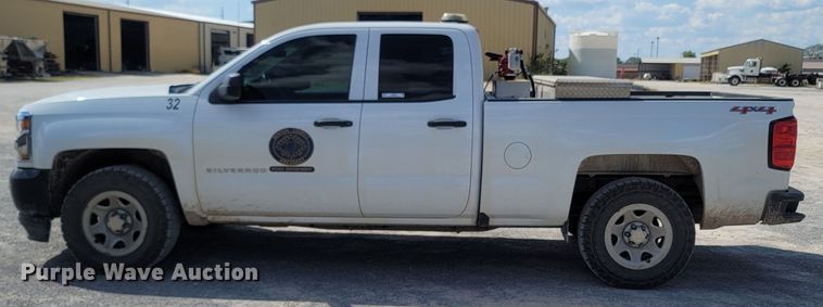image for item LN9542 2016 Chevrolet Silverado 1500  Double Cab pickup truck