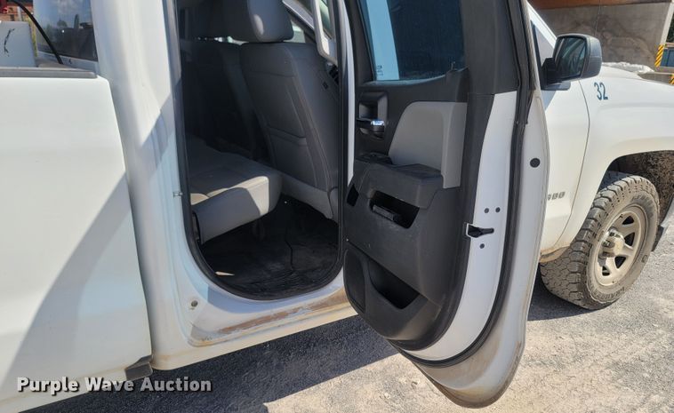 image for item LN9542 2016 Chevrolet Silverado 1500  Double Cab pickup truck