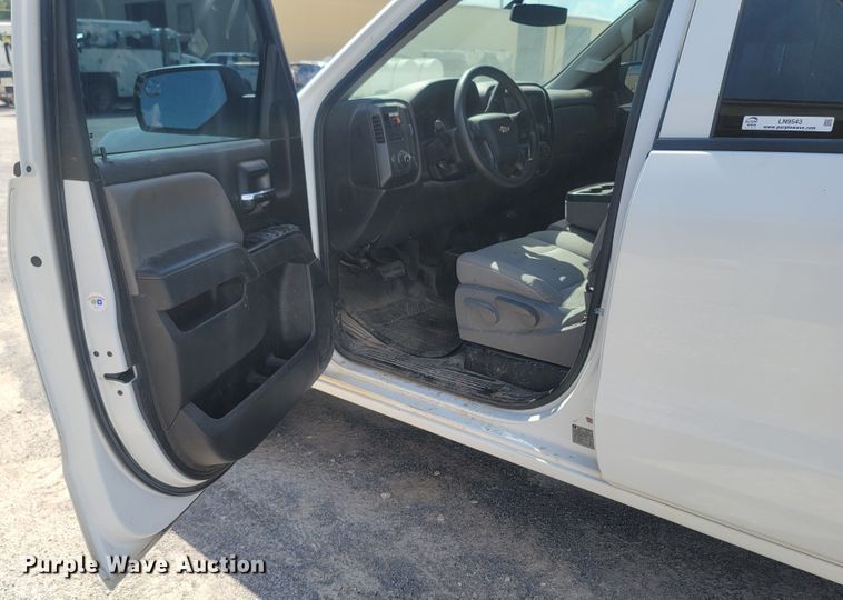 image for item LN9543 2015 Chevrolet Silverado 1500  Double Cab pickup truck