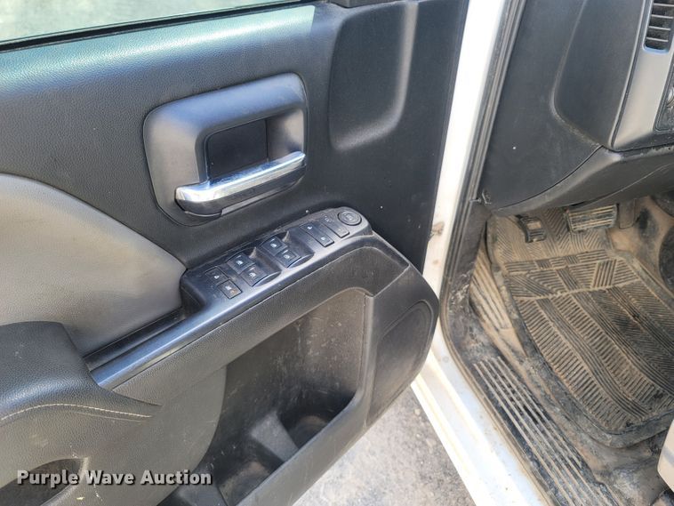 image for item LN9543 2015 Chevrolet Silverado 1500  Double Cab pickup truck