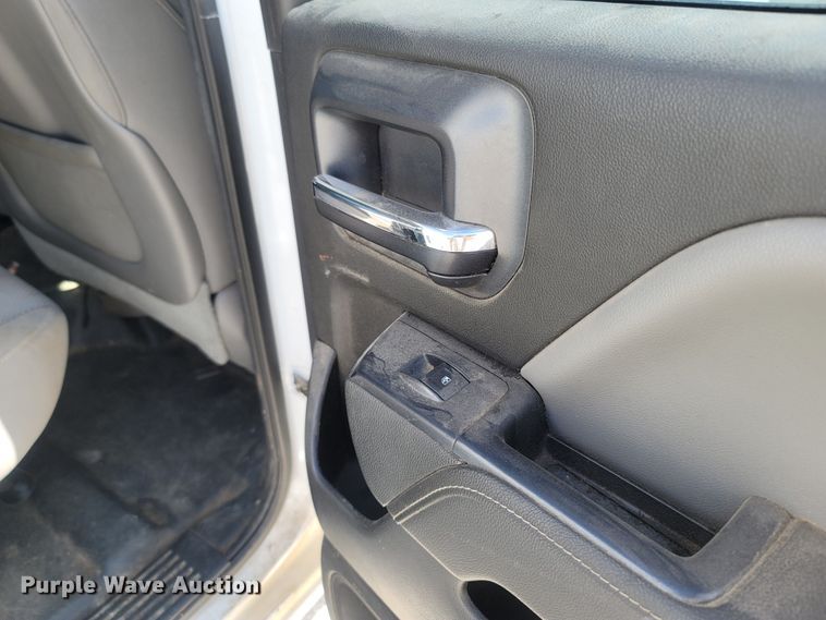 image for item LN9543 2015 Chevrolet Silverado 1500  Double Cab pickup truck