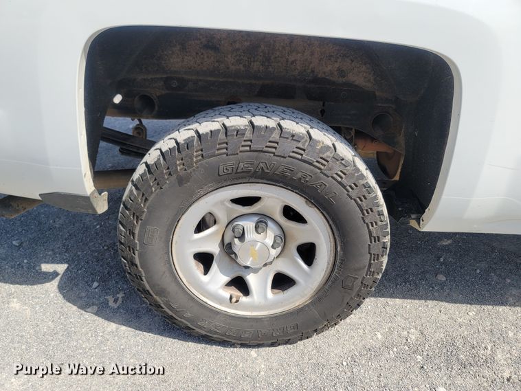 image for item LN9543 2015 Chevrolet Silverado 1500  Double Cab pickup truck