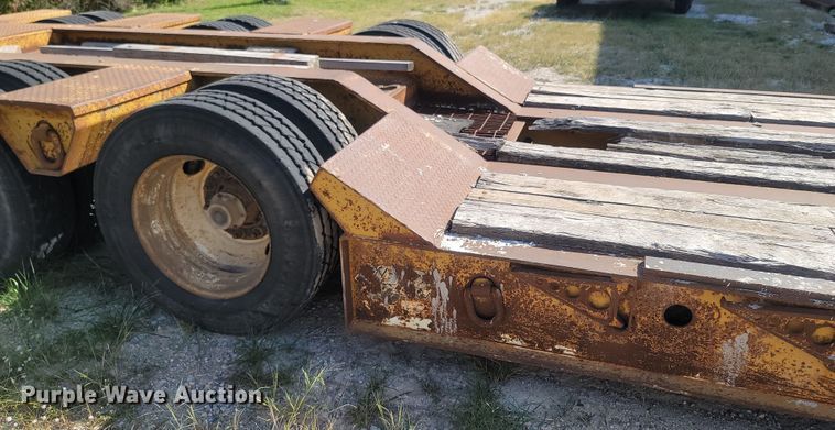 image for item LN9586 2002 Eager Beaver 50GSL  lowboy equipment trailer