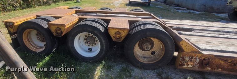image for item LN9586 2002 Eager Beaver 50GSL  lowboy equipment trailer
