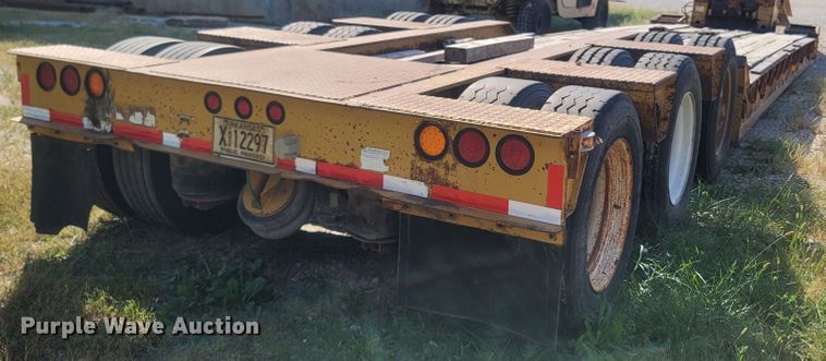 image for item LN9586 2002 Eager Beaver 50GSL  lowboy equipment trailer