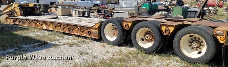 image for item LN9586 2002 Eager Beaver 50GSL  lowboy equipment trailer