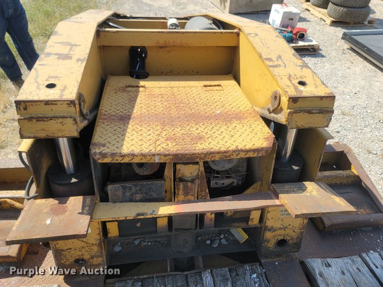 image for item LN9586 2002 Eager Beaver 50GSL  lowboy equipment trailer