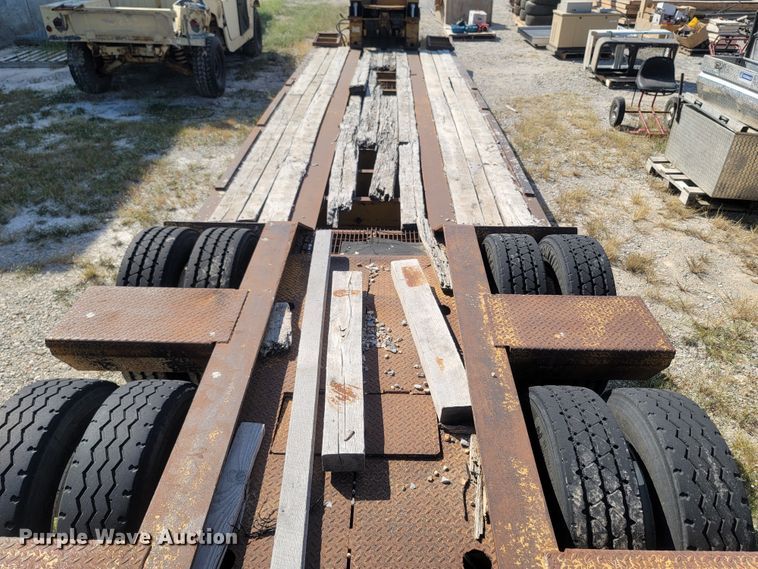 image for item LN9586 2002 Eager Beaver 50GSL  lowboy equipment trailer