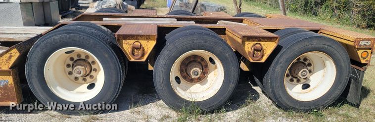 image for item LN9586 2002 Eager Beaver 50GSL  lowboy equipment trailer