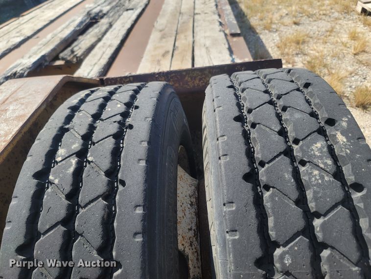 image for item LN9586 2002 Eager Beaver 50GSL  lowboy equipment trailer