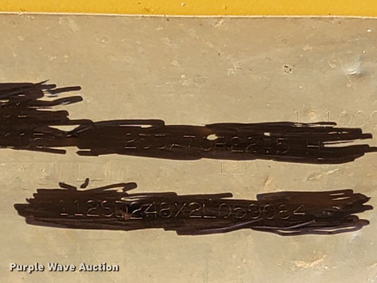 image for item LN9586 2002 Eager Beaver 50GSL  lowboy equipment trailer