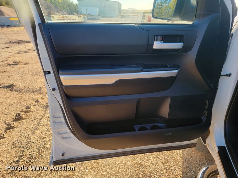 image for item LO9098 2014 Toyota Tundra  Double Cab pickup truck