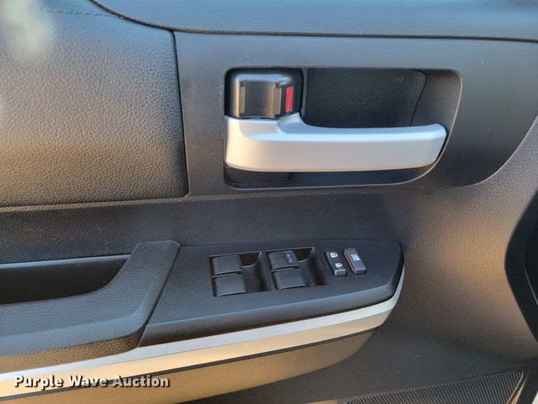 image for item LO9098 2014 Toyota Tundra  Double Cab pickup truck