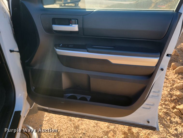 image for item LO9098 2014 Toyota Tundra  Double Cab pickup truck