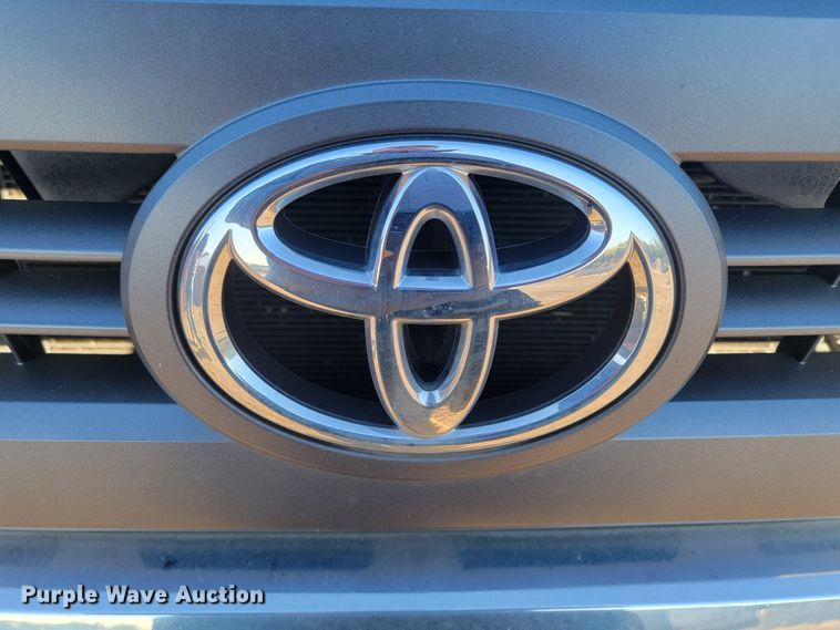 image for item LO9098 2014 Toyota Tundra  Double Cab pickup truck