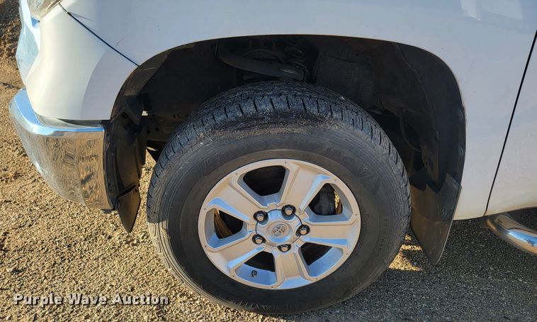 image for item LO9098 2014 Toyota Tundra  Double Cab pickup truck