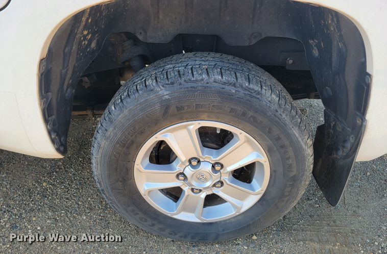 image for item LO9098 2014 Toyota Tundra  Double Cab pickup truck