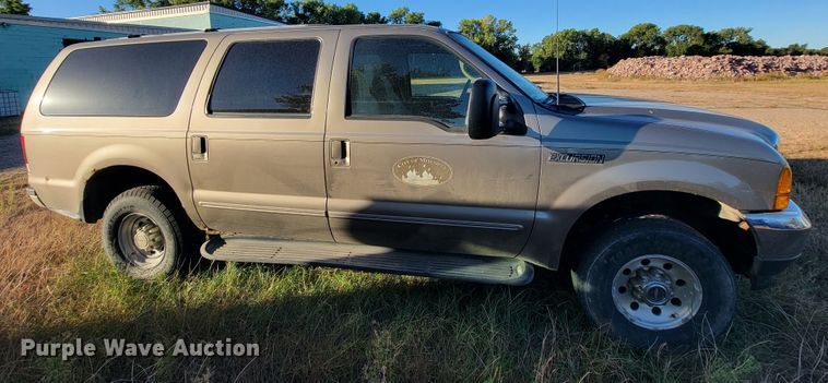 image for item LO9101 2000 Ford Excursion  SUV