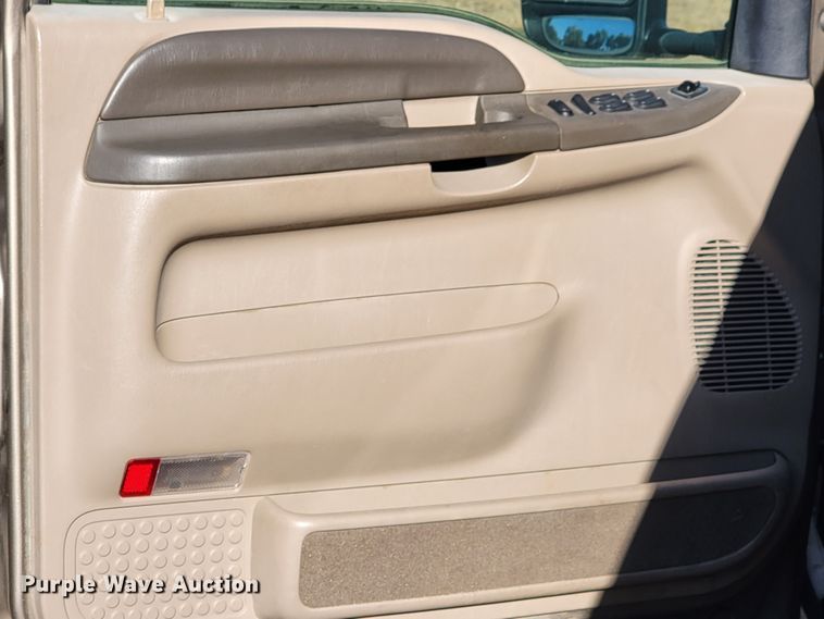 image for item LO9101 2000 Ford Excursion  SUV