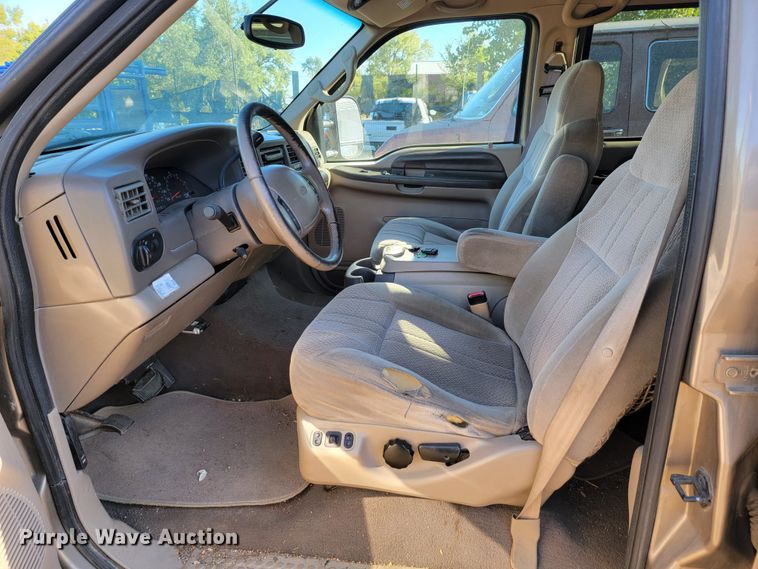 image for item LO9101 2000 Ford Excursion  SUV