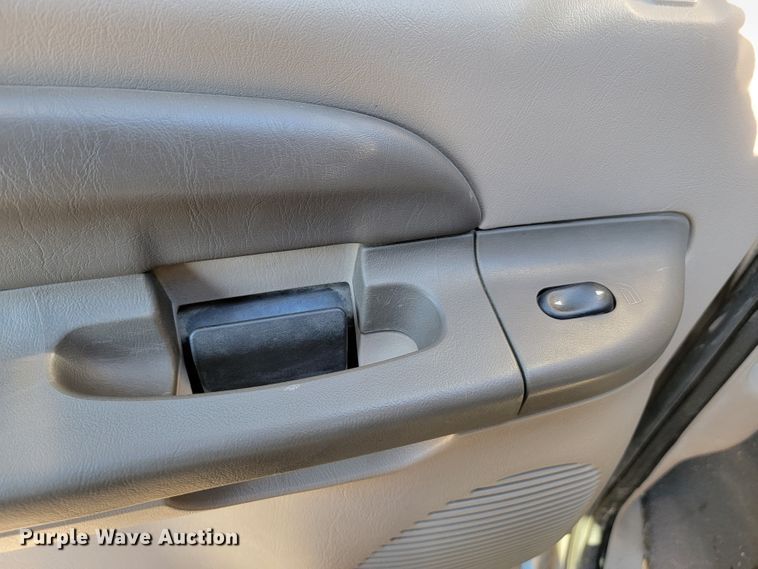 image for item LO9101 2000 Ford Excursion  SUV