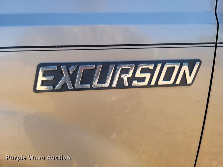image for item LO9101 2000 Ford Excursion  SUV