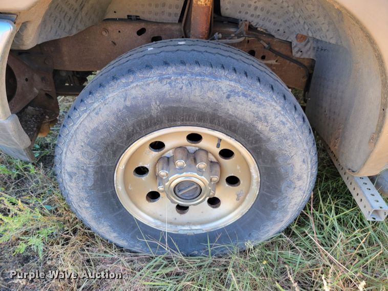 image for item LO9101 2000 Ford Excursion  SUV