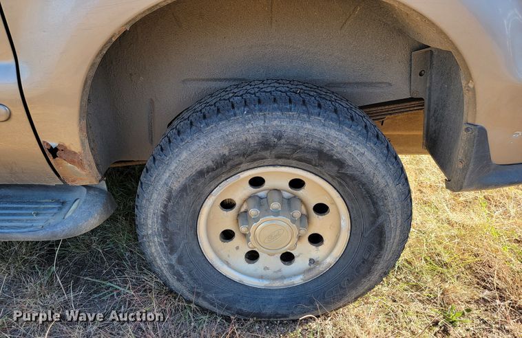 image for item LO9101 2000 Ford Excursion  SUV