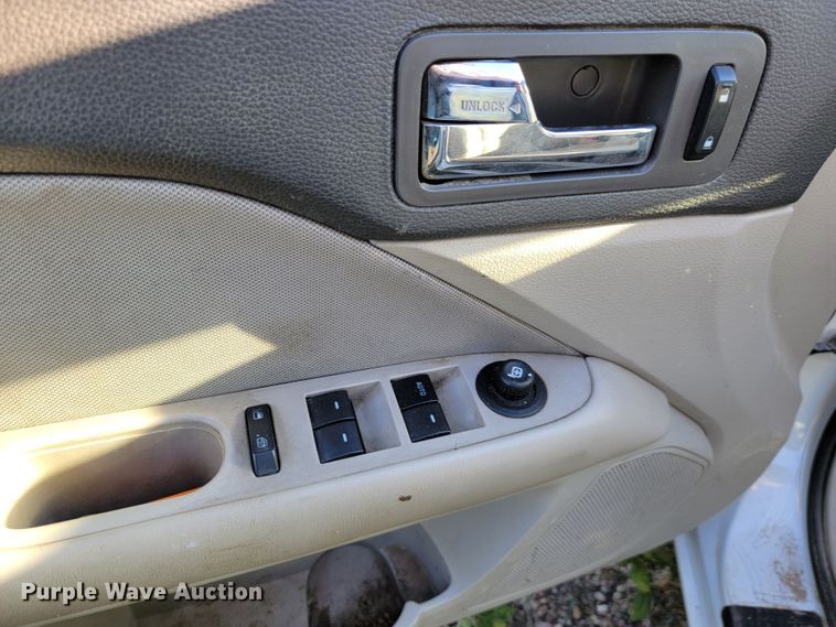 image for item LO9103 2010 Ford Fusion SE