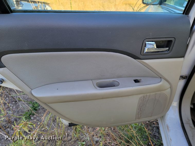 image for item LO9103 2010 Ford Fusion SE