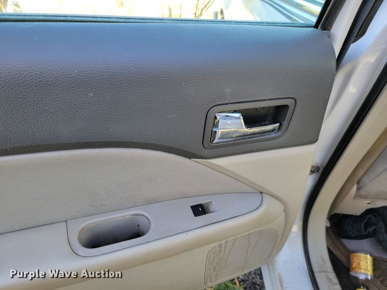 image for item LO9103 2010 Ford Fusion SE