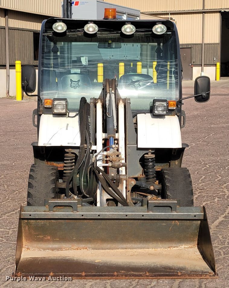 image for item LO9214 2012 Bobcat Toolcat 5600  utility vehicle