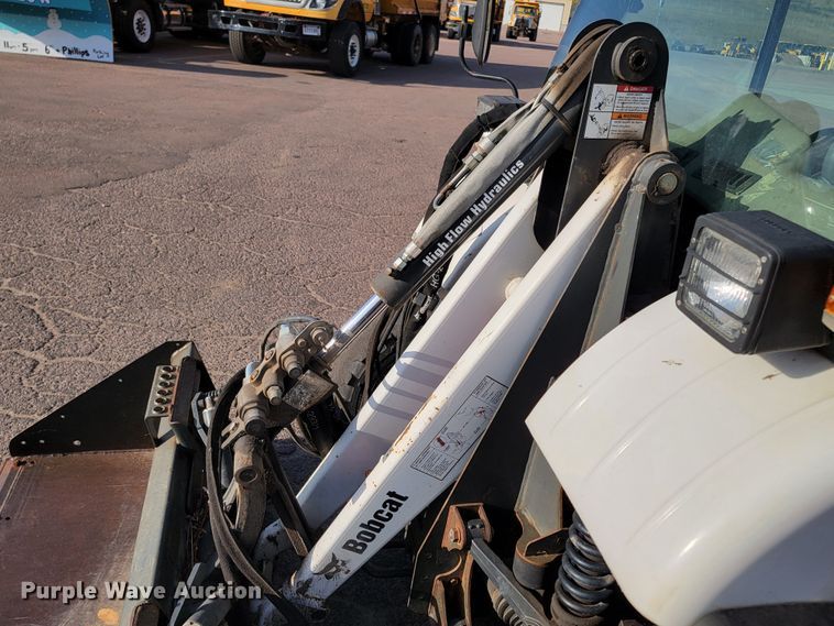 image for item LO9214 2012 Bobcat Toolcat 5600  utility vehicle