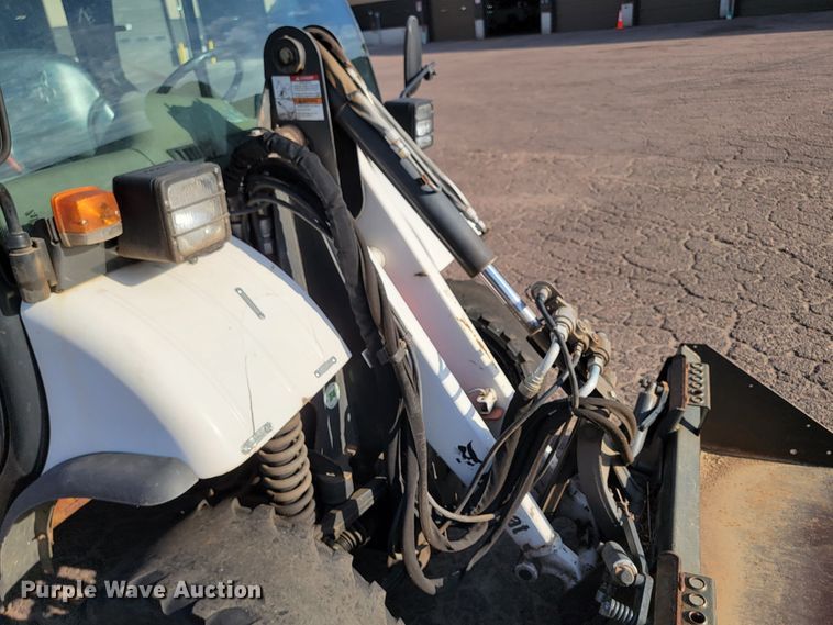 image for item LO9214 2012 Bobcat Toolcat 5600  utility vehicle