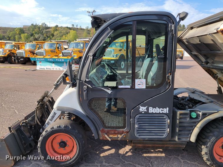 image for item LO9214 2012 Bobcat Toolcat 5600  utility vehicle