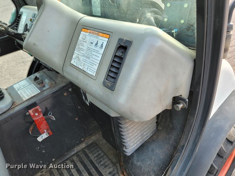 image for item LO9214 2012 Bobcat Toolcat 5600  utility vehicle