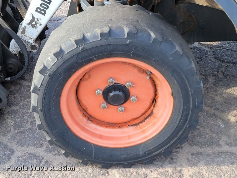 image for item LO9214 2012 Bobcat Toolcat 5600  utility vehicle